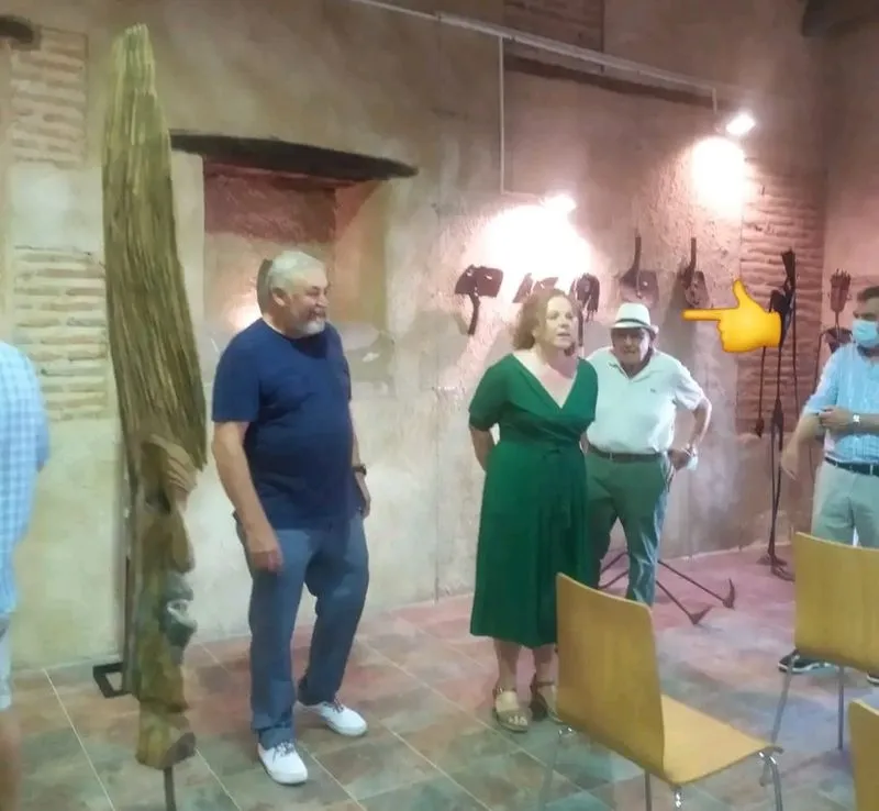 Imágenes del autor, Gonzalo Iglesias Casado, y de la inauguración de la exposición