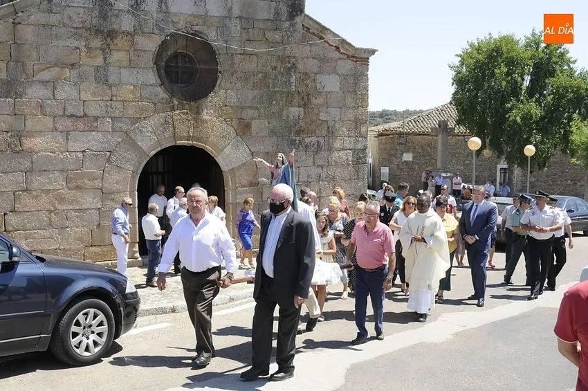 Foto 2 - Nuestra Se&ntilde;ora de la Asunci&oacute;n recorre las calles o&ntilde;orenses