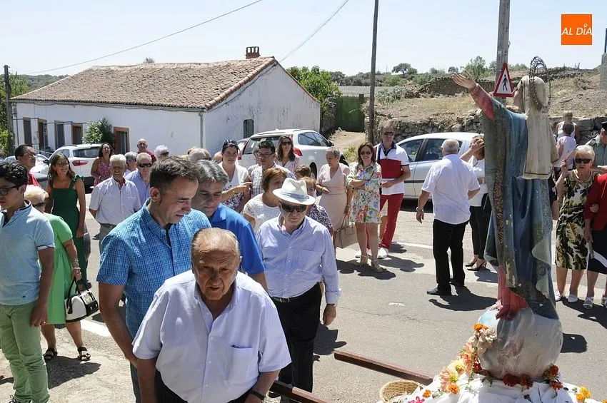 Foto 9 - Nuestra Se&ntilde;ora de la Asunci&oacute;n recorre las calles o&ntilde;orenses