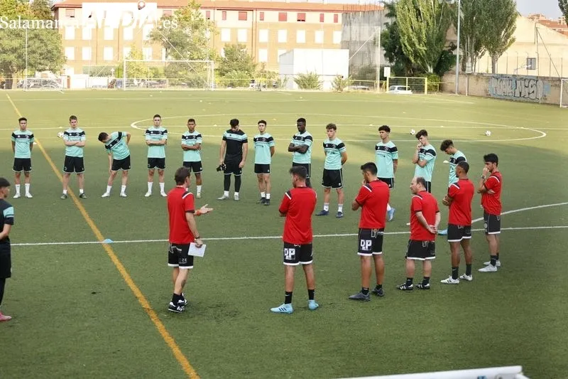 El filial de Unionistas empieza la pretemporada | Fotos: David Sañudo