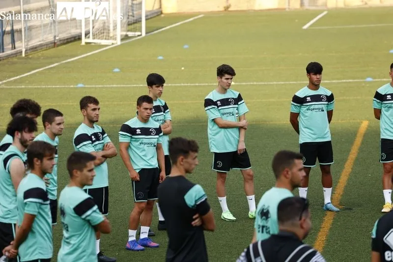 El filial de Unionistas empieza la pretemporada | Fotos: David Sañudo