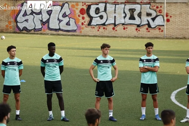 El filial de Unionistas empieza la pretemporada | Fotos: David Sañudo