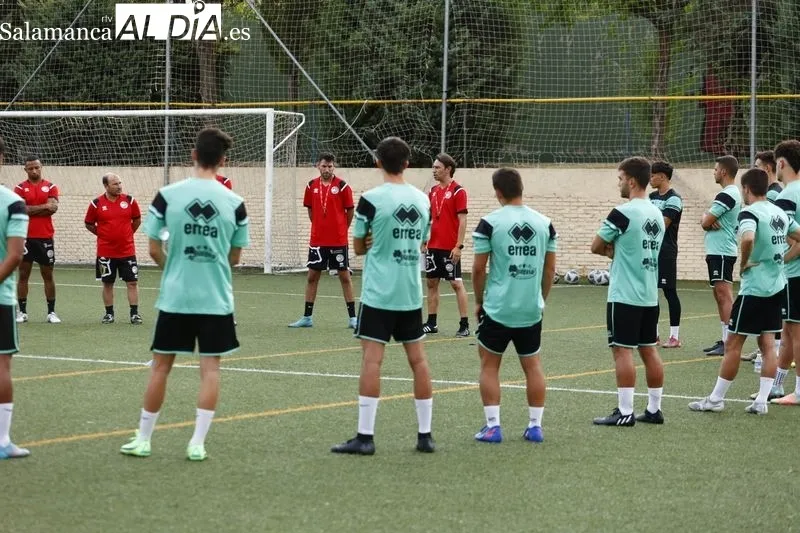 El filial de Unionistas empieza la pretemporada | Fotos: David Sañudo