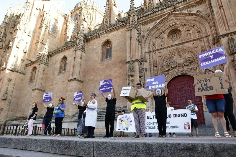 Concentración de la HOAC en la Plaza de Anaya | Fotos: David Sañudo