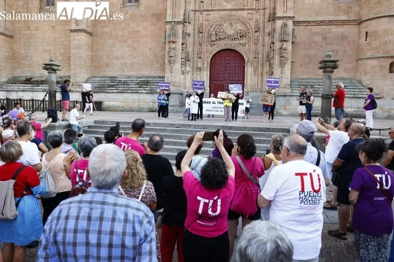 Concentración de la HOAC en la Plaza de Anaya | Fotos: David Sañudo