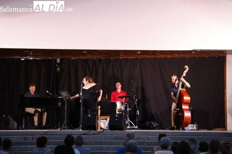Concierto de Itziar Yagüe en la Biblioteca Torrente Ballester | Fotos: David Sañudo