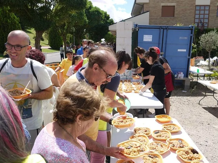 Paella solidaria en Carbajosa de la Sagrada por las Fiestas de San Roque