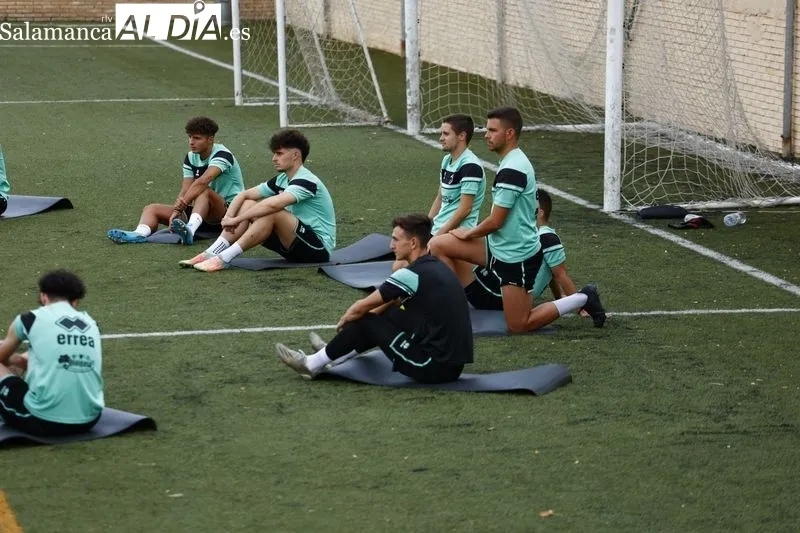El filial de Unionistas empieza la pretemporada | Fotos: David Sañudo