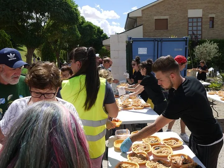 Paella solidaria en Carbajosa de la Sagrada por las Fiestas de San Roque