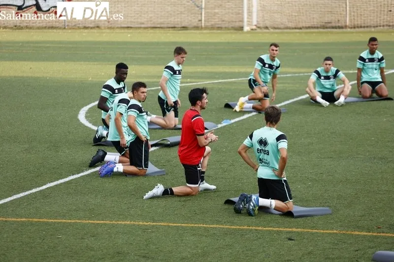 El filial de Unionistas empieza la pretemporada | Fotos: David Sañudo