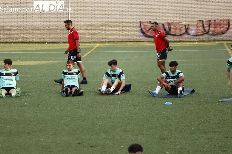 El filial de Unionistas empieza la pretemporada | Fotos: David Sañudo
