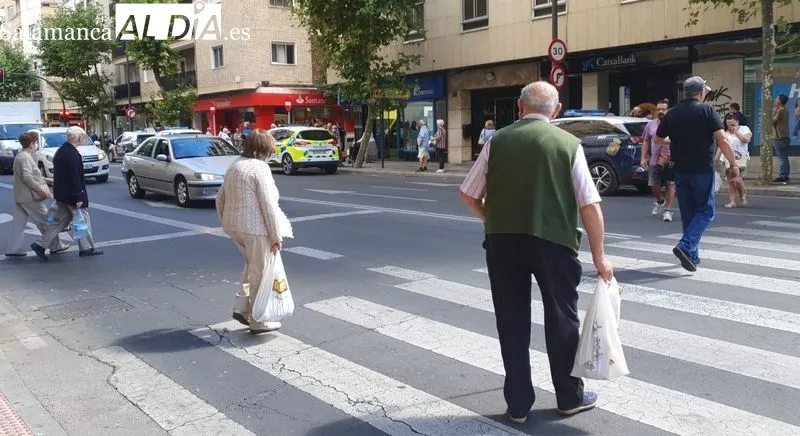 Despliegue policial en la calle María Auxiliadora, junto a la calle Diego de Almagro