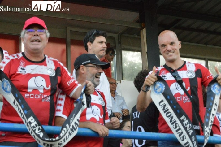 La afición de Unionistas tiene ganas de Liga y organiza un viaje a Córdoba para el debut