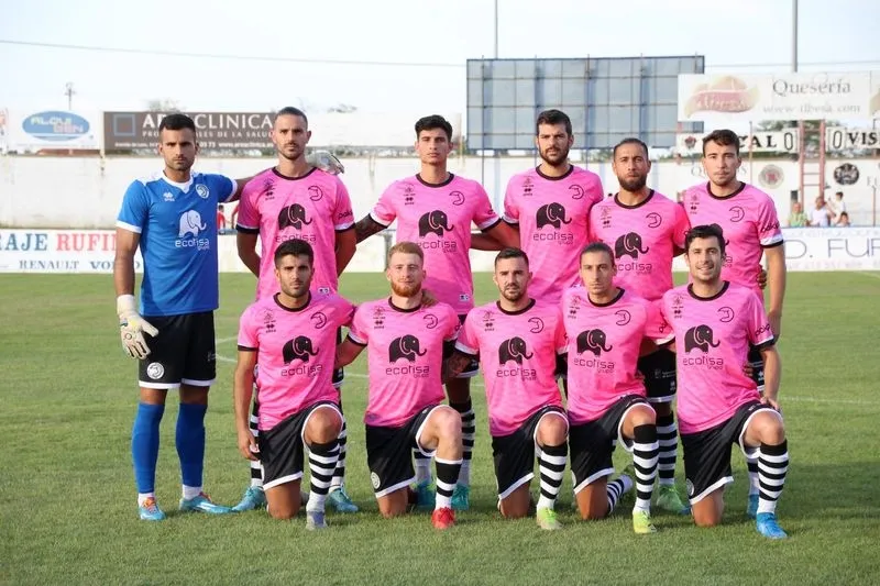 Alineación de Unionistas en el partido contra la Cultural. Foto:  @UnionistasCF