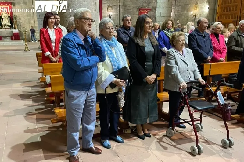La festividad del patròn de Peñaranda, San Miguel Arcángel, se celebra a pesar de la lluvia 
