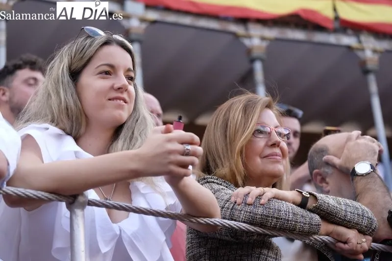Público en el festejo de rejones en La Glorieta