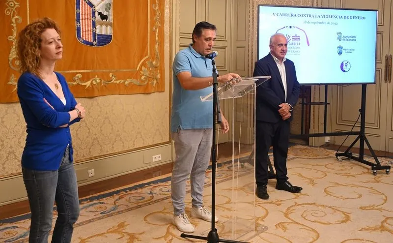 Presentación en el Ayuntamiento de Salamanca de la Carrera Popular contra la Violencia de Género