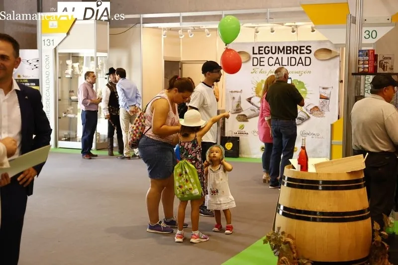 Visitantes de Salamaq en la primera mañana | FOTOS: David Sañudo