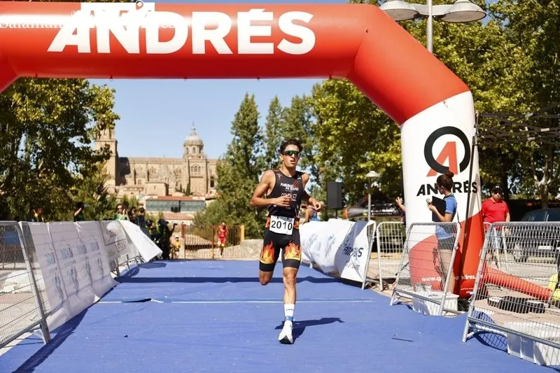 Foto 14 - Multitud de atletas se echan a las calles de Salamanca en plenas Ferias con un entretenido Duatl&oacute;n