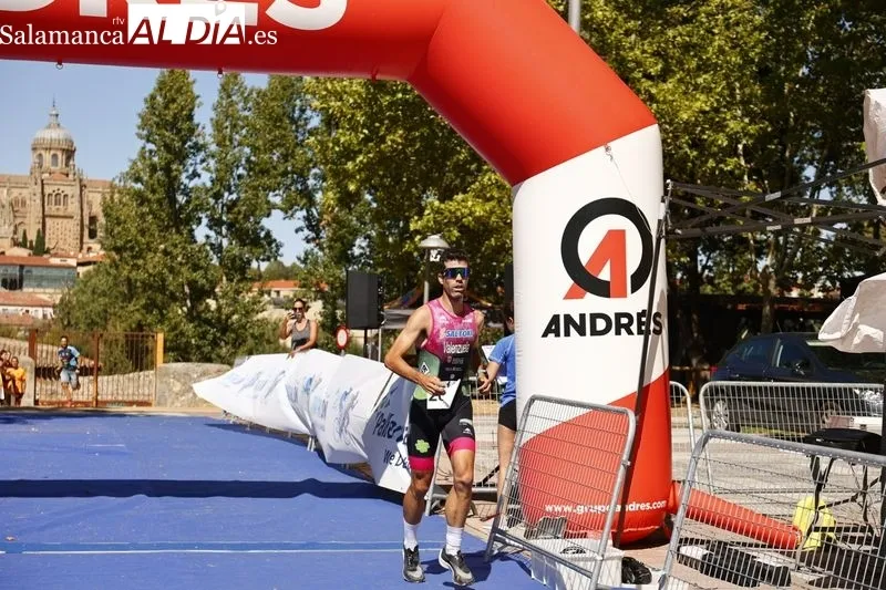 Foto 8 - Multitud de atletas se echan a las calles de Salamanca en plenas Ferias con un entretenido Duatl&oacute;n