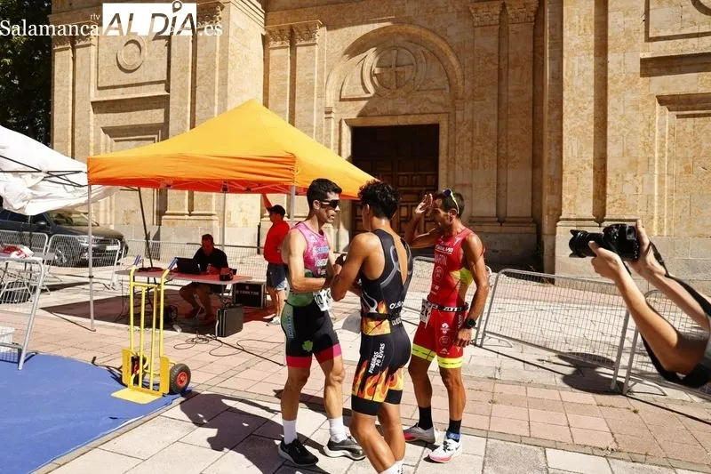 Foto 7 - Multitud de atletas se echan a las calles de Salamanca en plenas Ferias con un entretenido Duatl&oacute;n