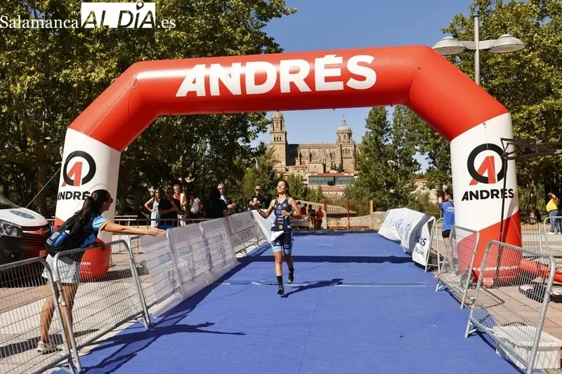 Foto 3 - Multitud de atletas se echan a las calles de Salamanca en plenas Ferias con un entretenido Duatl&oacute;n