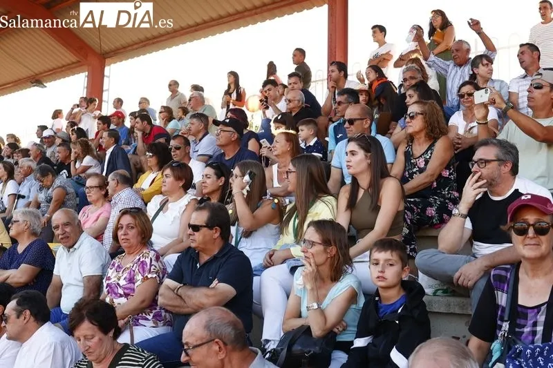 Clase práctica de la Escuela de Tauromaquia en el anillo de exhibiciones del recinto ferial