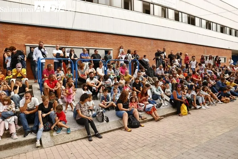 Foto 11 - El Mago Oski inaugura el XVI Festival Artes de Calle con la actuaci&oacute;n &laquo;Un, Dos, Tres, Abracadabra&raquo;