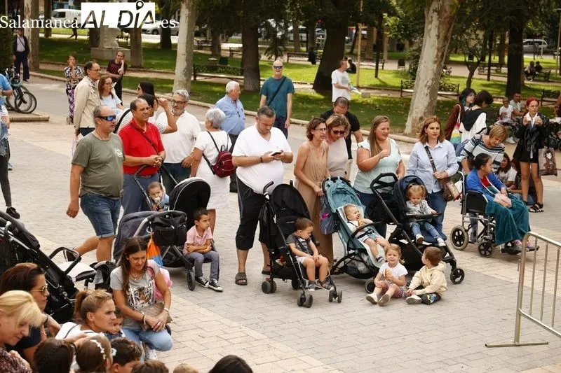 Foto 9 - El Mago Oski inaugura el XVI Festival Artes de Calle con la actuaci&oacute;n &laquo;Un, Dos, Tres, Abracadabra&raquo;