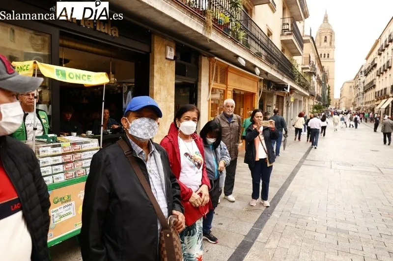 Los miembros de la Corporación municipal se dirigen en comitiva a la Catedral
