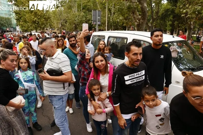 Los cabezudos y las charangas animan las calles salmantinas