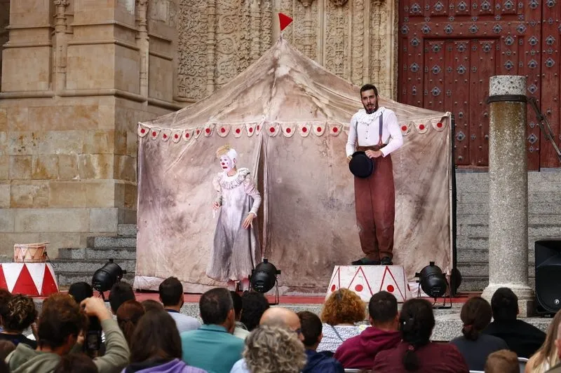 'El circo de los valientes' en el Patio Chico de Salamanca