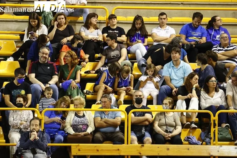 Imágenes del partido del Perfumerías Avenida contra el Ensino Lugo
