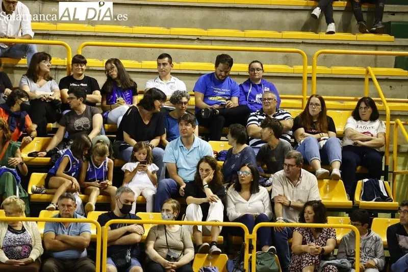 Imágenes del partido del Perfumerías Avenida contra el Ensino Lugo