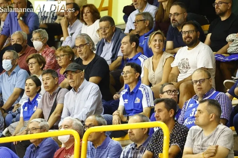 Imágenes del partido del Perfumerías Avenida contra el Ensino Lugo