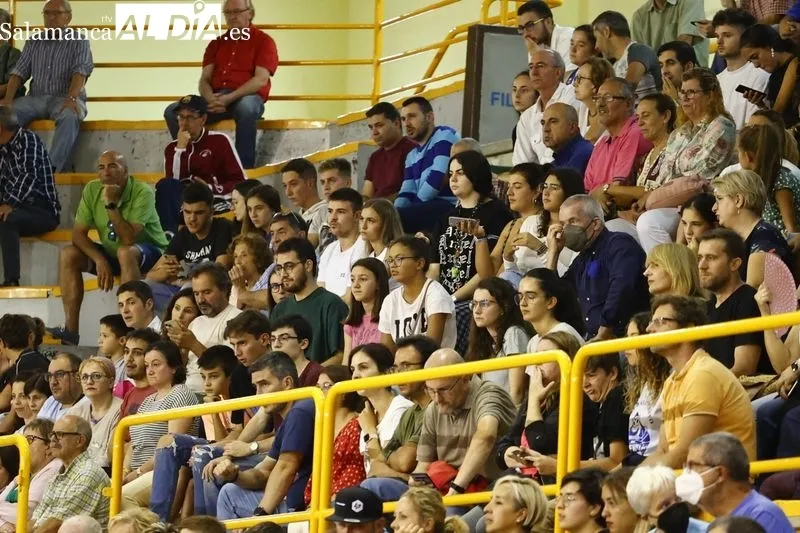 Imágenes del partido del Perfumerías Avenida contra el Ensino Lugo