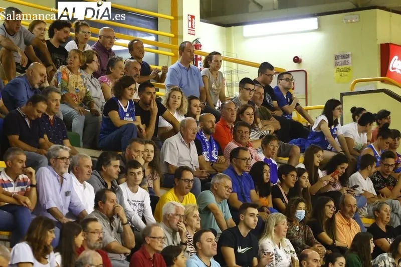 Imágenes del partido del Perfumerías Avenida contra el Ensino Lugo