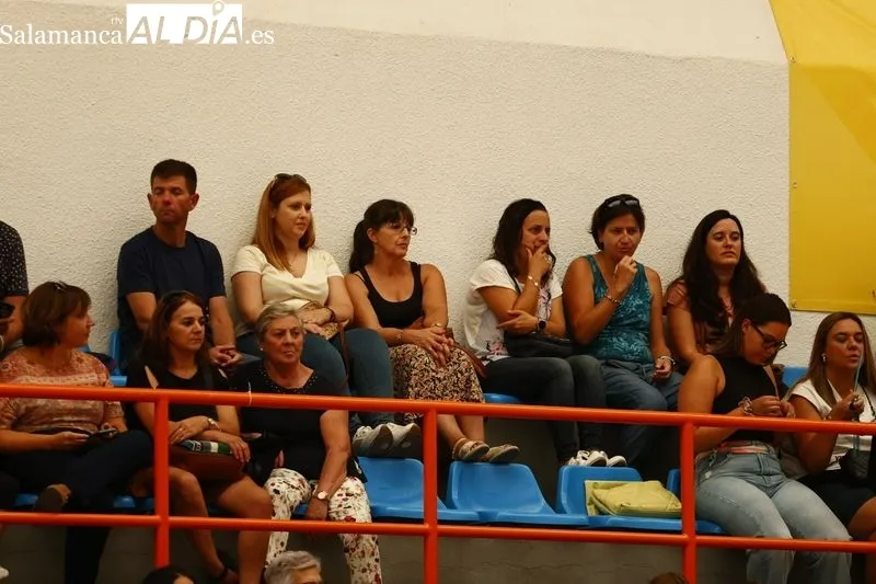 Foto 13 - El CD Salmantino demuestra su talento con una exhibici&oacute;n de gimnasia en medio de las Ferias