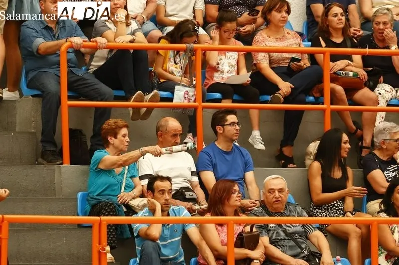 Foto 12 - El CD Salmantino demuestra su talento con una exhibici&oacute;n de gimnasia en medio de las Ferias