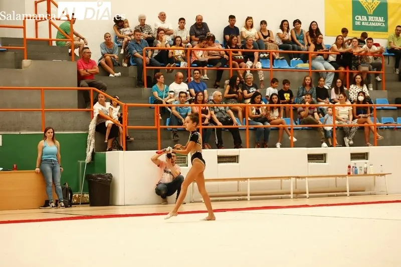 Foto 10 - El CD Salmantino demuestra su talento con una exhibici&oacute;n de gimnasia en medio de las Ferias