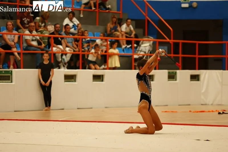 Foto 8 - El CD Salmantino demuestra su talento con una exhibici&oacute;n de gimnasia en medio de las Ferias