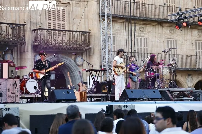 Foto 7 - Paul Alone conquista a la Plaza Mayor con su concierto