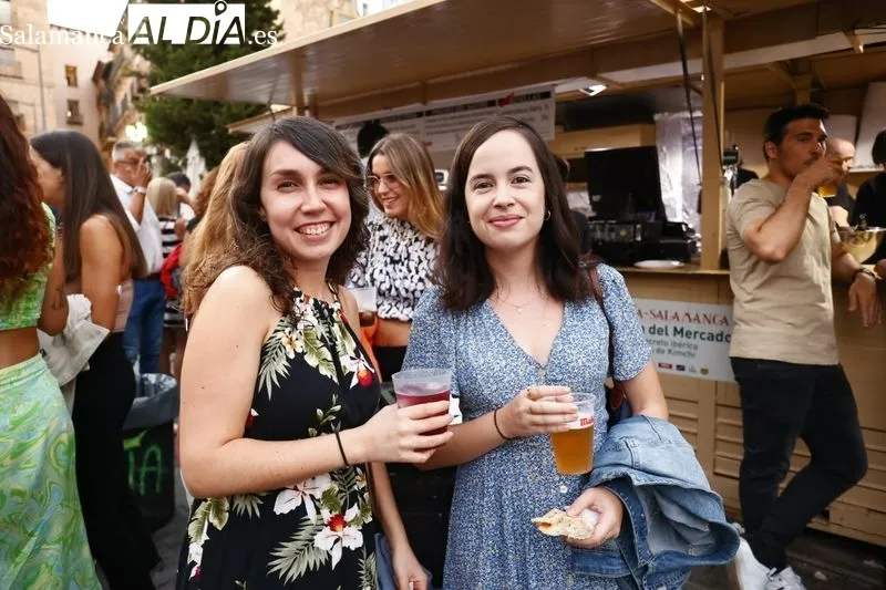 Foto 16 - Las Fiestas tambi&eacute;n se disfrutan con el tapeo en las casetas de la plaza del Mercado