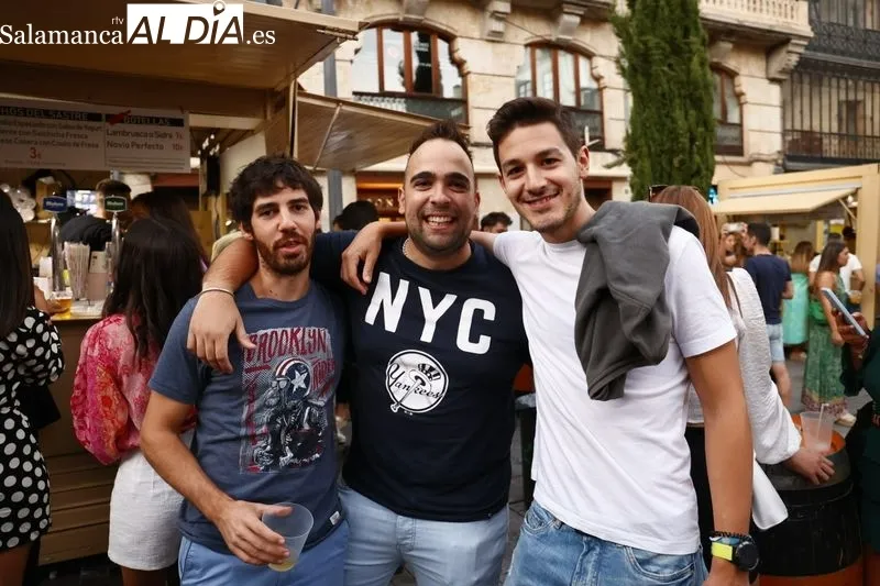 Foto 15 - Las Fiestas tambi&eacute;n se disfrutan con el tapeo en las casetas de la plaza del Mercado