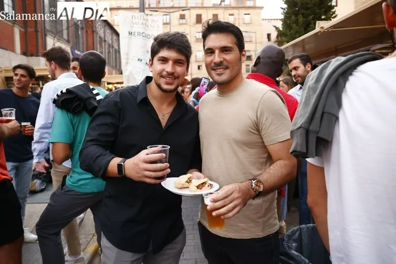 Foto 14 - Las Fiestas tambi&eacute;n se disfrutan con el tapeo en las casetas de la plaza del Mercado