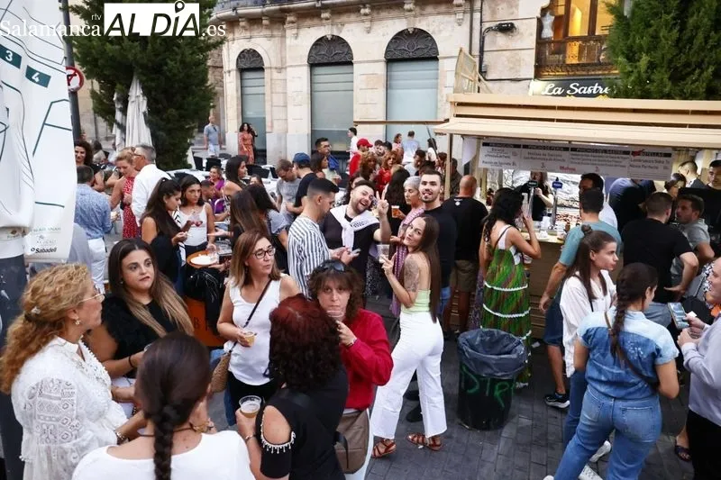 Foto 6 - Las Fiestas tambi&eacute;n se disfrutan con el tapeo en las casetas de la plaza del Mercado