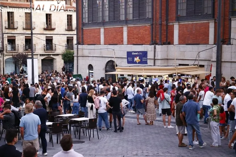 Foto 3 - Las Fiestas tambi&eacute;n se disfrutan con el tapeo en las casetas de la plaza del Mercado