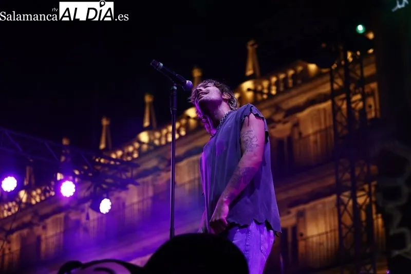 Foto 5 - Marlon pone a bailar a una abarrotada Plaza Mayor