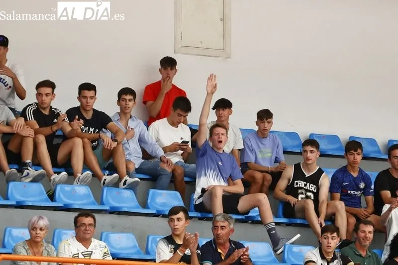 Foto 6 - Unionistas FS vence al filial del Inter Movistar y coge fuerzas para lo que viene (6-5)