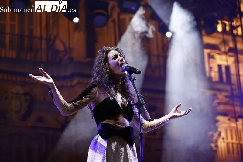 Concierto de Ana Guerra en la Plaza Mayor de Salamanca